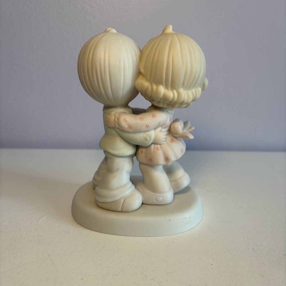 Precious Moments Two Children Hugging Figurine “ Hug One Another” 1990 - Picture 2 of 3